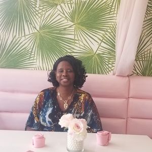 Meet your Posher, Gloria